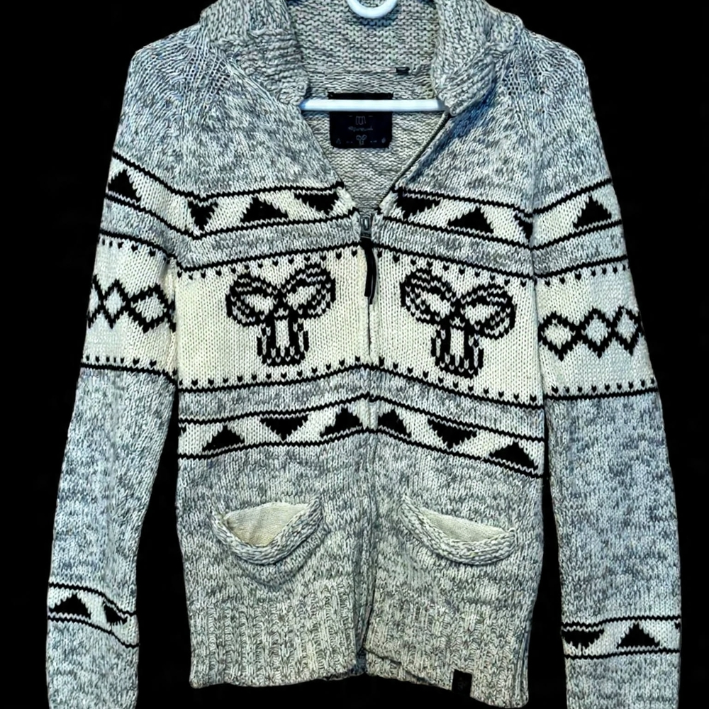 LARGE Aritzia TNA Lambswool Cowichan Full Zip Sweater